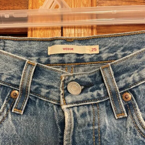 Levi's Wedgie Fit Ankle Women's Jeans - Picture 6 of 8